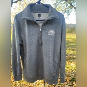 Roots Canada 1/4 Zippered Grey Sweatshirt with Collar and Pockets Sz M